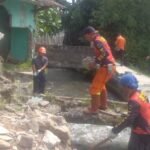 TPT Ambruk di Lembursitu Sukabumi, Satu Rumah Rusak dan Saluran Irigasi Tersumbat