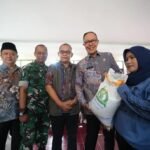 Penyaluran Bantuan Pangan Beras dan Minyak Goreng Digencarkan di Sukabumi