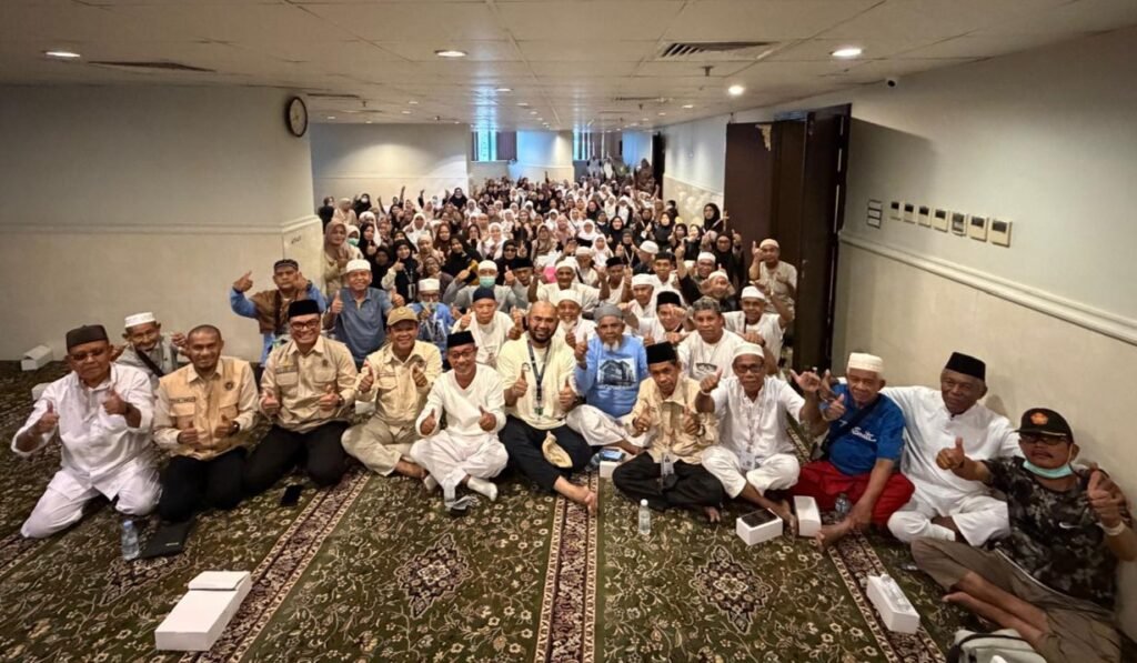 Jemaah Haji Asal Halmahera Selatan Sumringah, Bupati Datang Menyapa di Tanah Suci
