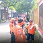 Antisipasi Banjir Saat Hujan Deras, BPBD Kota Sukabumi Turun Bersihkan Drainase