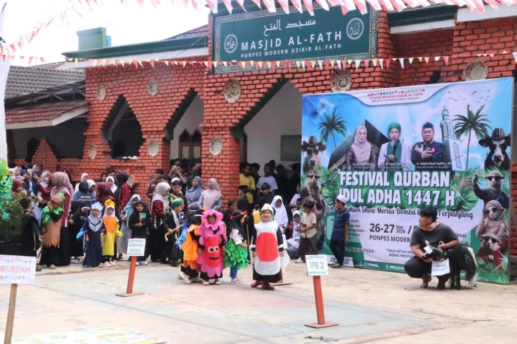 Festival Kurban di Sukabumi, Santri Tampil Kreatif lewat Hias Domba dan Kabaret Islami