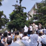 Ribuan Massa di Sukabumi Dukung Program MBG, Minta Dilanjutkan dan Diperkuat lewat Payung Hukum