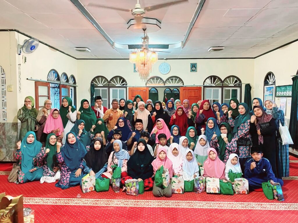 Lurah Tipar Sukabumi Apresiasi Kegiatan Santunan Anak Yatim BKMM