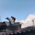 Angin Kencang Terjang Permukiman di Citamiang Sukabumi, Empat Bangunan Rusak dan Belasan Warga Terdampak