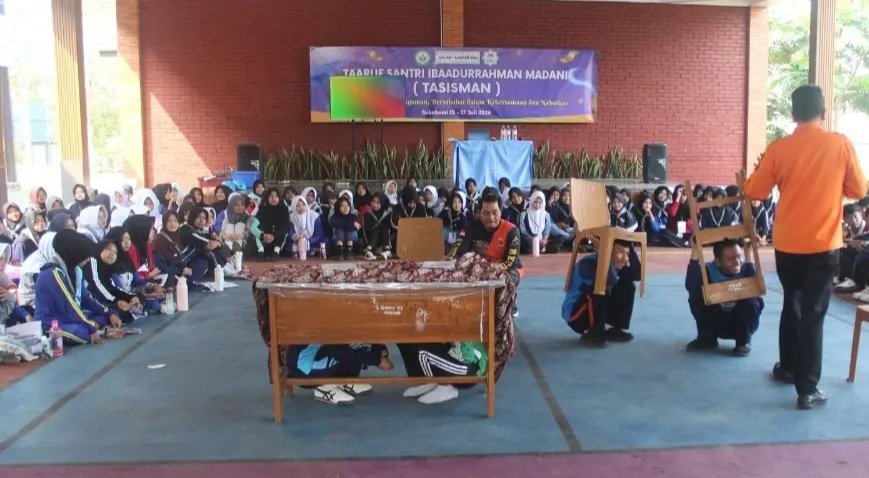 BPBD Kota Sukabumi Kenalkan Simulasi Vertical Rescue hingga Animal Rescue ke Santri