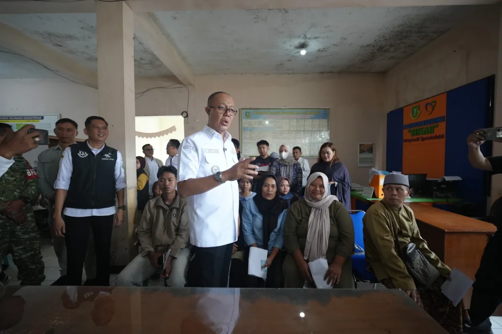 Tinjau Penyaluran Bansos Beras di Sukabumi, Wali Kota Soroti Akurasi Data Penerima