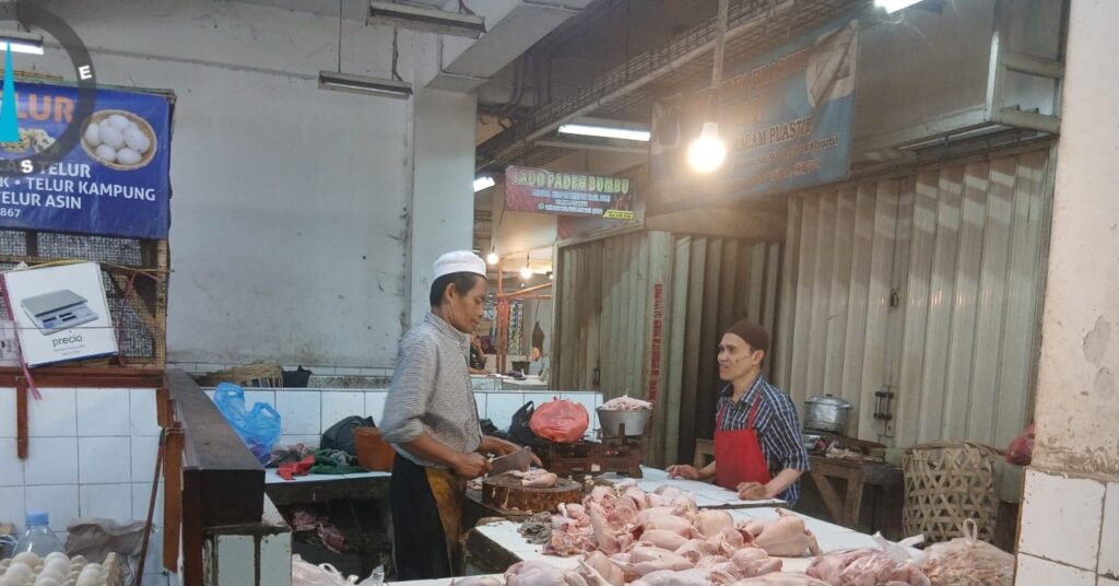 Harga Daging Ayam di Pasar Sukabumi Naik Jadi Rp 40.000 per Kilogram