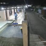 Maling Gondol Dispenser Masjid Almuhajirin Prana Sukabumi, Aksinya Terekam CCTV